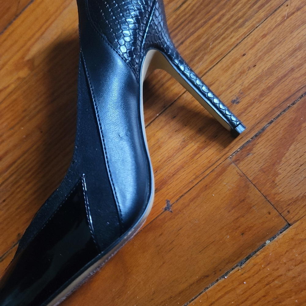 Shoes - Picture 4 of 5